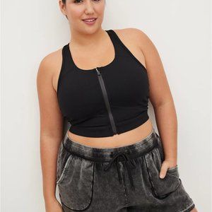 TORRID - LOW IMPACT ZIP-FRONT SPORTS BRA - PERFORMANCE CORE BLACK, SIZE 2